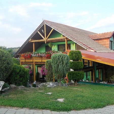 Appartamento Penzion Ranch FAH Spišské Podhradie Esterno foto