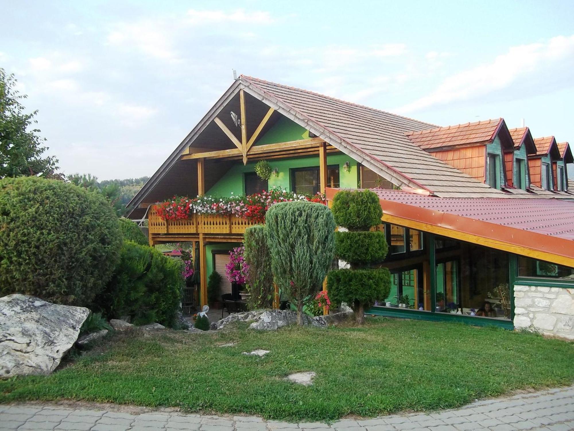 Appartamento Penzion Ranch FAH Spišské Podhradie Esterno foto