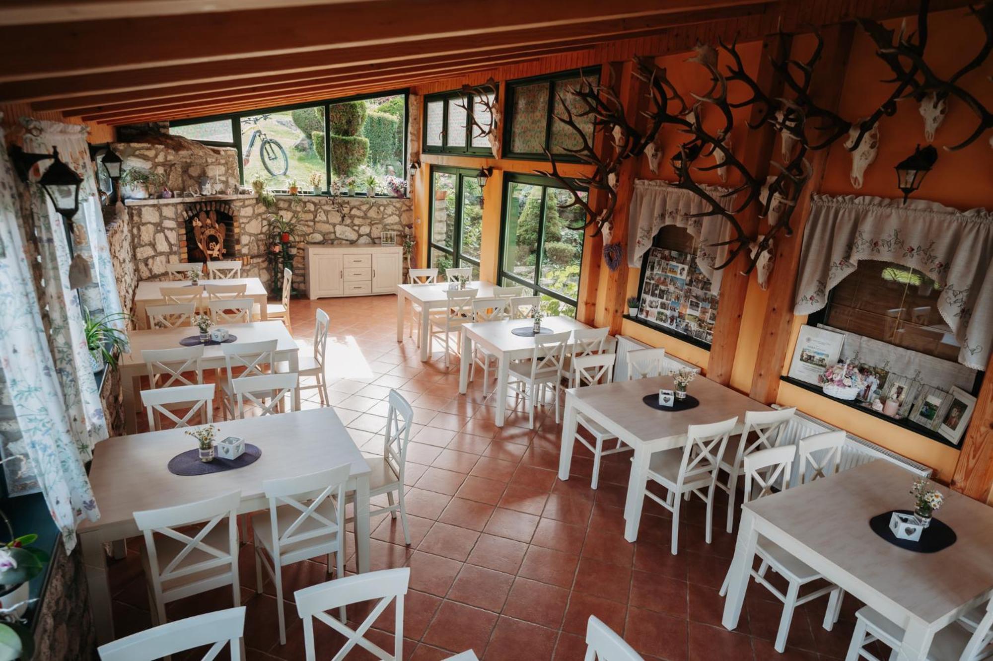 Appartamento Penzion Ranch FAH Spišské Podhradie Esterno foto