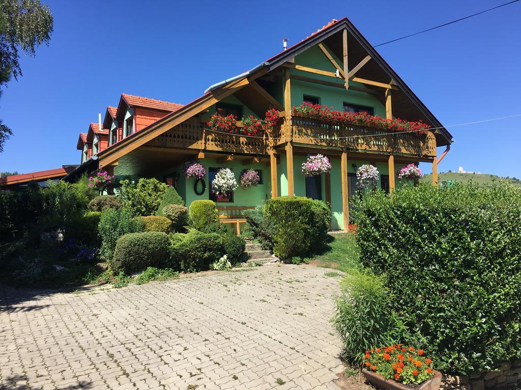 Appartamento Penzion Ranch FAH Spišské Podhradie Esterno foto